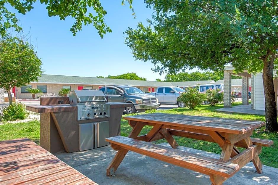 Oyo Hotel San Antonio Near At&T Center Экстерьер фото